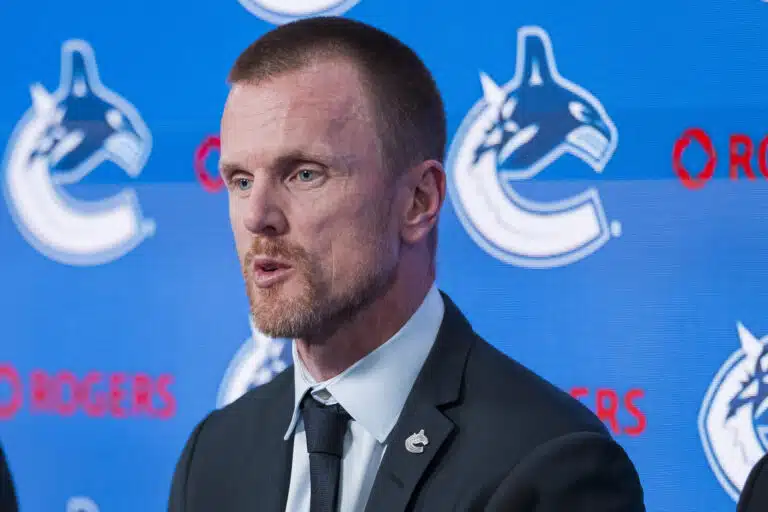 Sedinin sukunimi palasi otsikoihin – Henrikin poika teki maalin Kanadan paidassa
