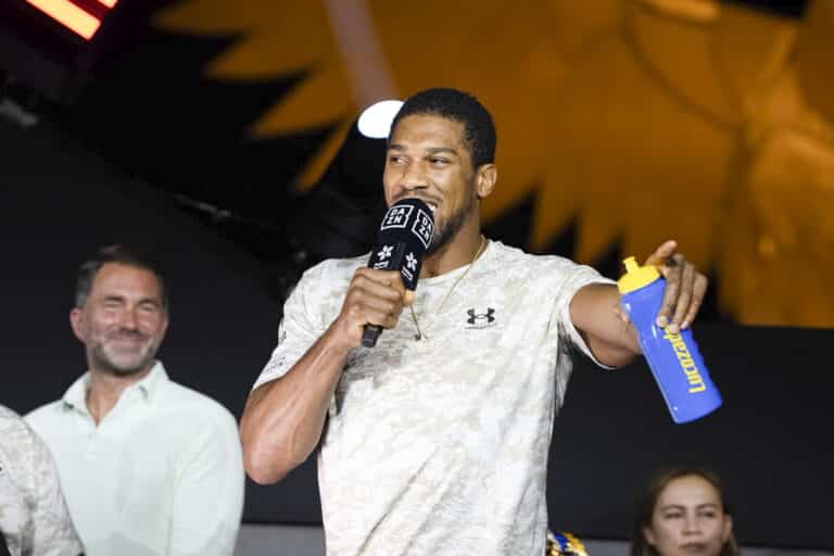 Anthony Joshua liikuttui tyrmäysvoiton jälkeen: ”Sitä satuttaa edes puhua siitä”