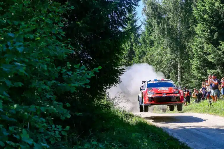 Sebastien Ogier Viron MM-rallissa heinäkuussa 2026