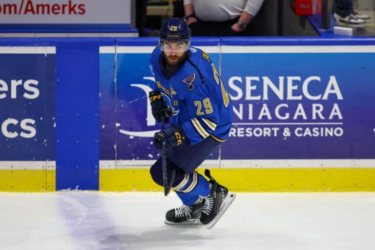 Joukkueraiskauksesta syytetty pelaaja teki NHL-sopimuksen