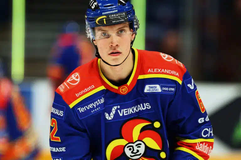Nuori Jokerit-pakki suuntaa rapakon taakse