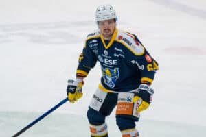 Teemu Pulkkiselle lähtö ulkomaalaisseurasta