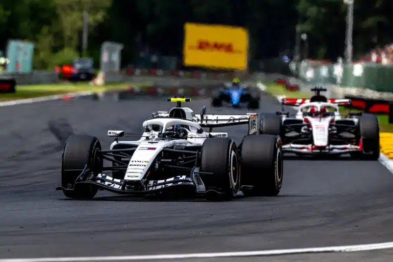Valtteri Bottaksella yllättävä vaikutus Belgian GP:n voittotaistelussa – ”Kimi voi tarjota minulle illallisen”