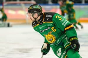 Tästä moni pikkupoika unelmoi – SM-liigakonkarille upea kunnianosoitus