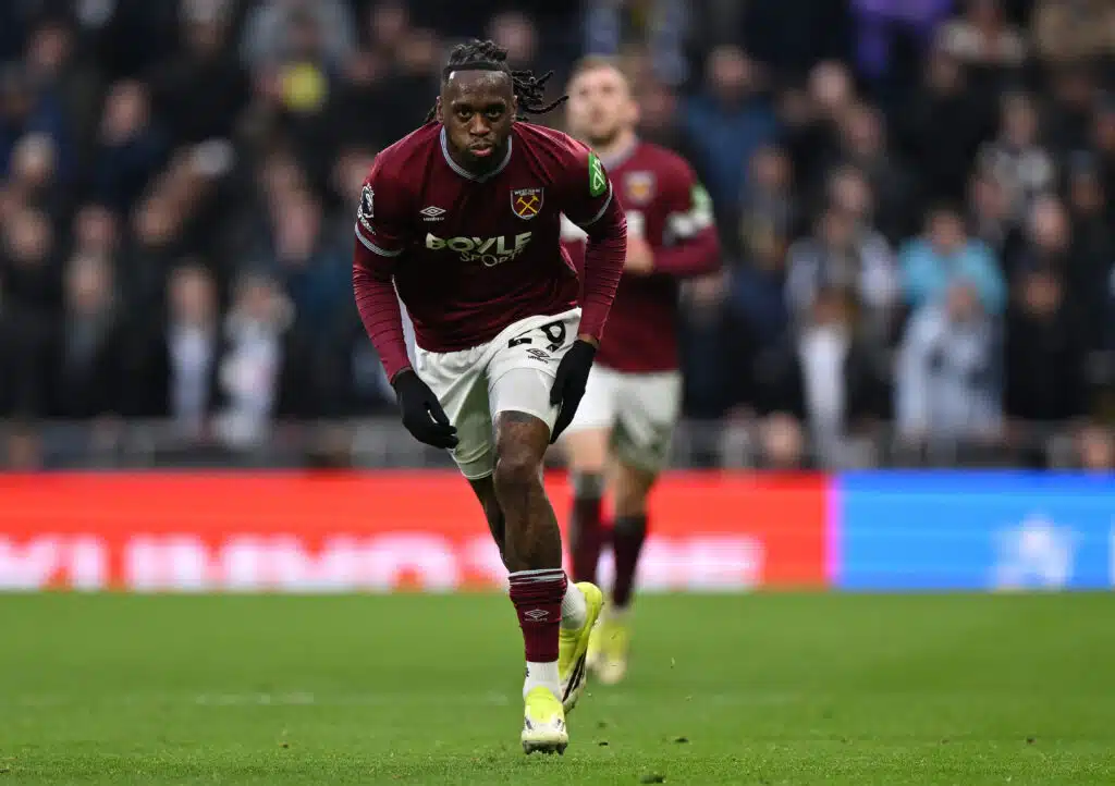 Aaron Wan-Bissaka saattaa debytoida jo sunnuntaina – siirto Aston Villaan varmistui Aaron Wan-Bissaka saattaa debytoida jo sunnuntaina – siirto Aston Villaan varmistui