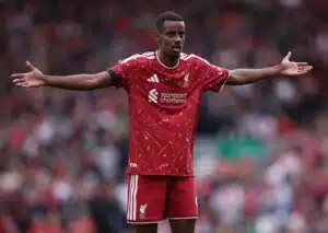 Liverpool maksoi Alexander Isakista ennätyssumman – karu tilasto paljastaa jättiongelman