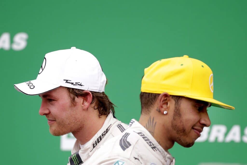 Nico Rosberg kertoi, mitä Mercedes harkitsi vuoden 2016 kohukolarin jälkeen – ”Se ei koskaan tullut tietoomme” Nico Rosberg kertoi, mitä Mercedes harkitsi vuoden 2016 kohukolarin jälkeen – ”Se ei koskaan tullut tietoomme”