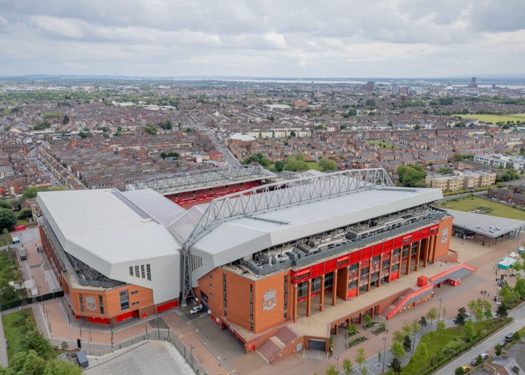 Liverpoolin omistuksessa muhii jättimäinen muutos – Jeff Bezos mukana miljardikaupassa Liverpoolin omistuksessa muhii jättimäinen muutos – Jeff Bezos mukana miljardikaupassa
