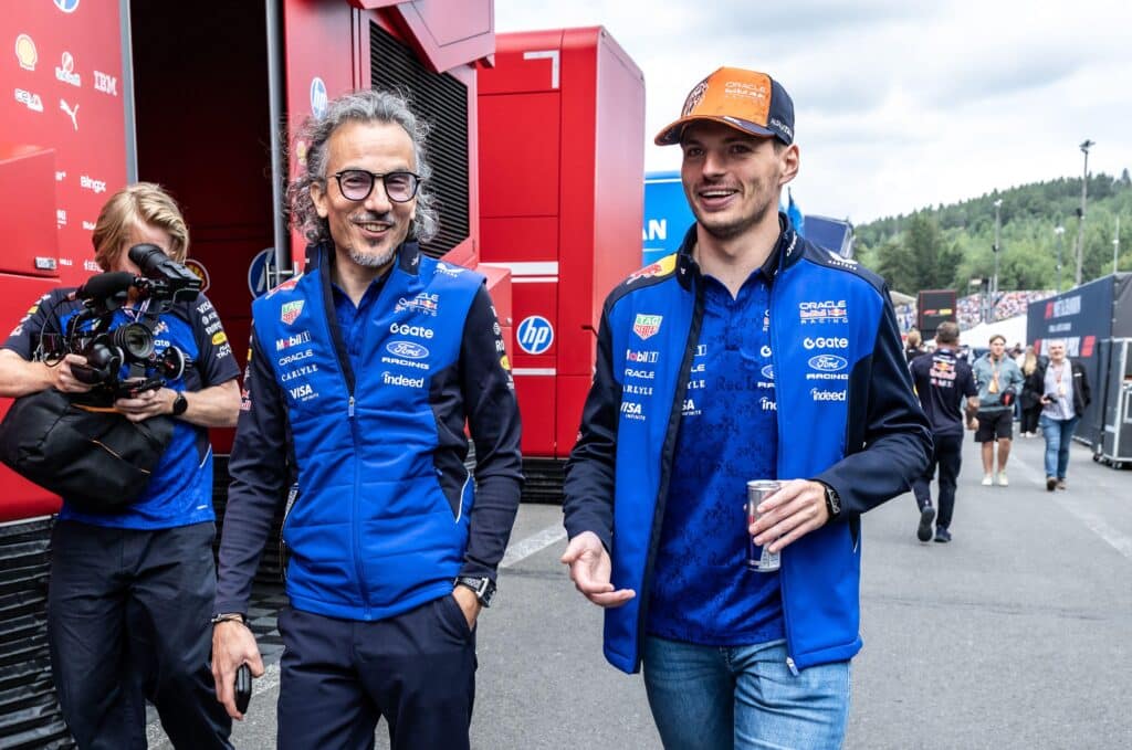 Max Verstappen jatkoi Red Bullilla – tallipomo avaa raa'an rehellistä suhdetta Max Verstappen jatkoi Red Bullilla – tallipomo avaa raa’an rehellistä suhdetta