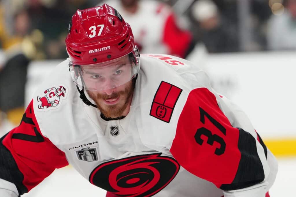 Stanley Cup -mestarilta odotetaan tykkikautta - Sebastian Ahon nimi nostettiin esille Stanley Cup -mestarilta odotetaan tykkikautta – Sebastian Ahon nimi nostettiin esille