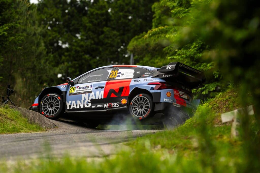 Paraguayn MM-rallissa jysähti heti melkoinen jättipaukku Paraguayn MM-rallissa jysähti heti melkoinen jättipaukku