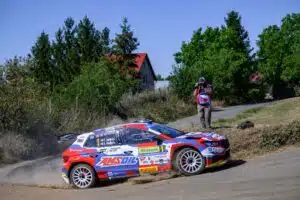 Teemu Suninen hurjassa sekuntitaistelussa – nyt tähtäimessä on todellinen rallikonkari