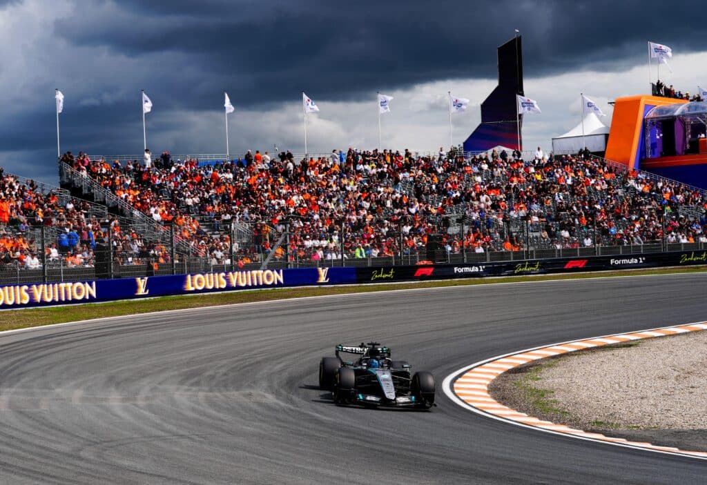 George Russell sprintin paalulle – Valtteri Bottas voitti jälleen Perezin