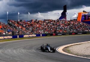 George Russell sprintin paalulle – Valtteri Bottas voitti jälleen Perezin