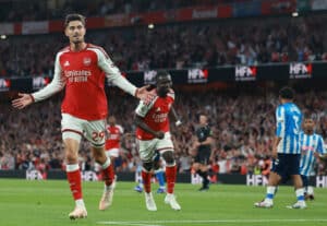 Arsenal aloitti mestarin elkein – toivotti nousijajoukkueen tylysti tervetulleeksi