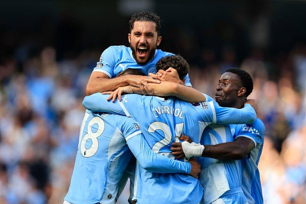 Manchester City nousi lisäajalla kuilun partaalta - Aston Villa koki selkäsaunan Manchester City nousi lisäajalla kuilun partaalta – Aston Villa koki selkäsaunan