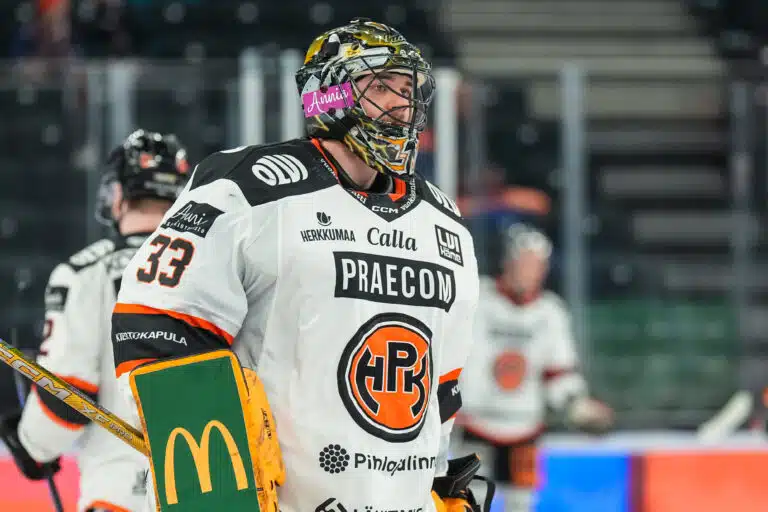 HPK lähetti maalivahtinsa lainalle