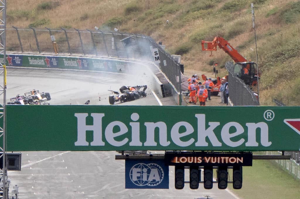 Max Verstappen harvinaisen nöyränä kolarinsa jälkeen – ”Ei toiminut” Max Verstappen harvinaisen nöyränä kolarinsa jälkeen – ”Ei toiminut”
