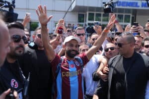 Mohamed Salah aiheutti heti kaaoksen uudessa seurassaan