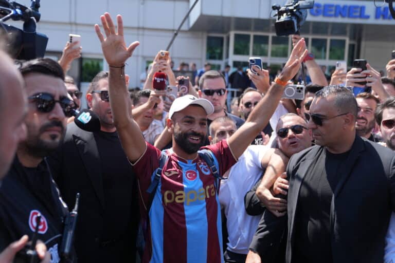 Mohamed Salah aiheutti heti kaaoksen uudessa seurassaan