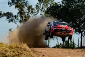 EK10: Hyundai-kuski paukutti hirmuisen pohja-ajan – Sami Pajari karkaamassa EK10: Hyundai-kuski paukutti hirmuisen pohja-ajan – Sami Pajari karkaamassa