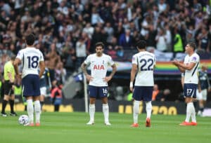 Yli 350 miljoonaa törsännyt Tottenham konttaa – Valioliigan sarjanousija liidossa