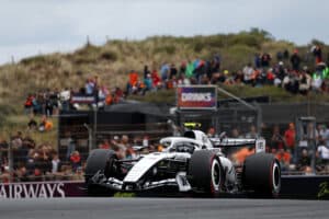 Valtteri Bottas jätti tallikaverinsa taakseen