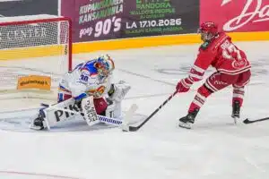 Jokerit sai kuunnella Salkkareiden tunnaria – yksi mies oli narripaidoille ihan liikaa
