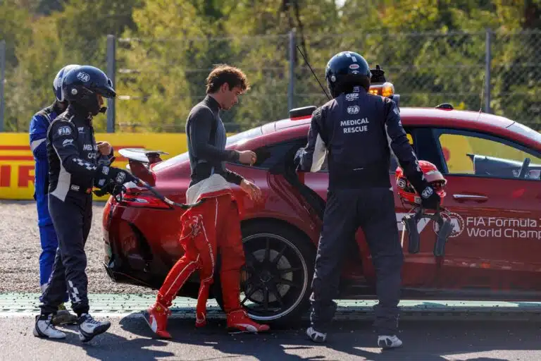 Charles Leclerc sai huolestuttavia oireita kolarin jälkeen – ”Siitä olin eniten huolissani”