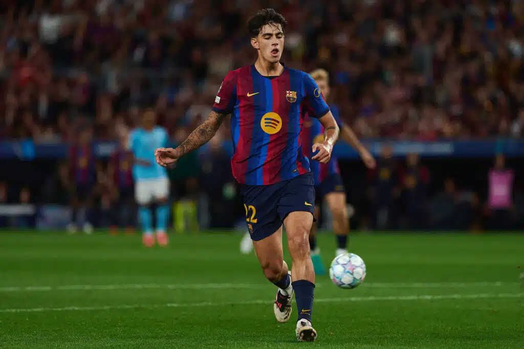 Vakava loukkaantuminen katkaisi debyyttikauden – nyt Barcelona palkitsee lupauksensa Vakava loukkaantuminen katkaisi debyyttikauden – nyt Barcelona palkitsee lupauksensa