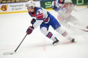 USA:n NHL-tähden valtakaudelle ennustetaan loppua - nuorelta lupaukselta odotetaan 80 pisteen kautta Clayton Keller USA:n paidassa MM-kisoissa