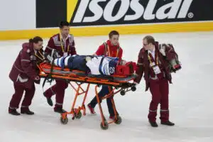 Venäläinen jyräsi leijonapelaajan sairaalaan – paljasti nyt karut muistonsa sairaalasta