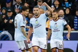 Aston Villan John McGinn juhlii maalia Mestarien liigassa syksyllä 2026