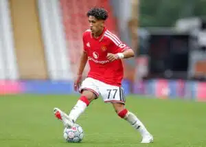 15-vuotis superlupaus ulos Man Unitedista - Arsenalia varoitettiin Manchester Unitedin superlupaus JJ Gabriel