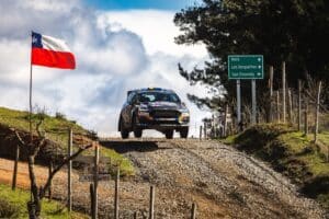 Chilen MM-rallissa sattui raju ulosajo – kuljettaja ja kartanlukija sairaalaan kesken mestaruustaiston