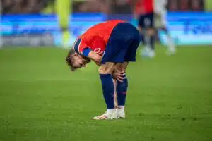 Martin Odegaard jäi ontumaan törkytaklauksen jälkeen – ”En ymmärrä, mitä hän tekee” Martin Odegaard jäi ontumaan törkytaklauksen jälkeen – ”En ymmärrä, mitä hän tekee”