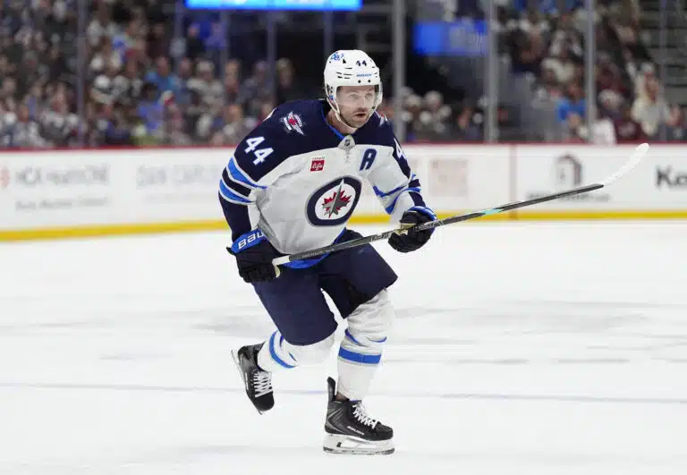 Tehopakki viikoiksi sivuun NHL:ssä – Päävalmentaja paljasti huojentavan tiedon