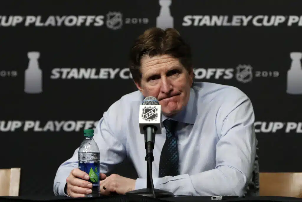 Mike Babcock kohtaa viimein Toronton NHL:ssä - kuittasi potkunsa erikoisella vertauksella Mike Babcock on valmentanut Kanadaa ja Toronto Maple Leafsia