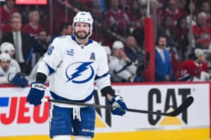 NHL-supertähdellä ei ole vieläkään sopimusta – nyt sisäpiiriläinen kertoi uutta tietoa