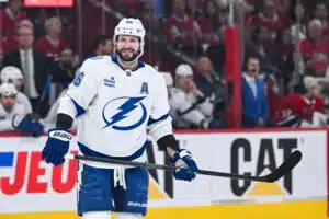 NHL-supertähdellä ei ole vieläkään sopimusta - nyt sisäpiiriläinen kertoi uutta tietoa Nikita Kucherov