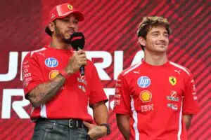 Lewis Hamilton puhui suunsa puhtaaksi Ferrarilla – paljasti keskustelut Charles Leclercin kanssa Ferrarin Lewis Hamilton ja Charles Leclerc