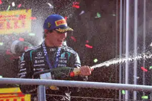Kimi Antonelli vei Lewis Hamiltonilta F1-ennätyksen Kimi Antonelli