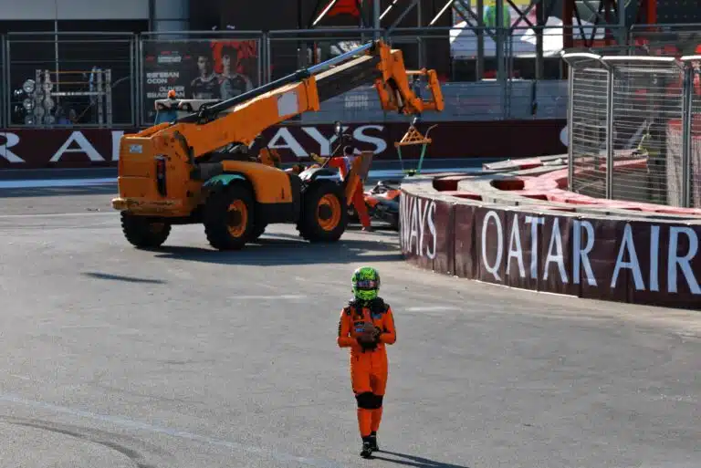 McLarenin Lando Norris joutui keskeyttämään Bakussa