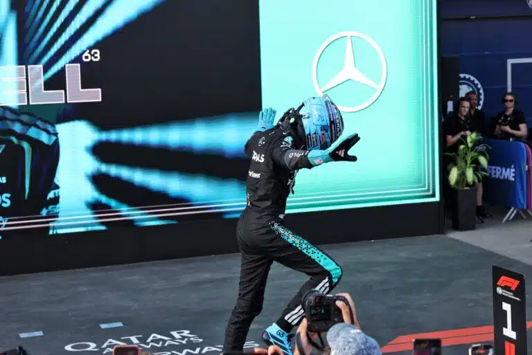 Mercedeksen George Russell juhli Bakun GP:n voittoa
