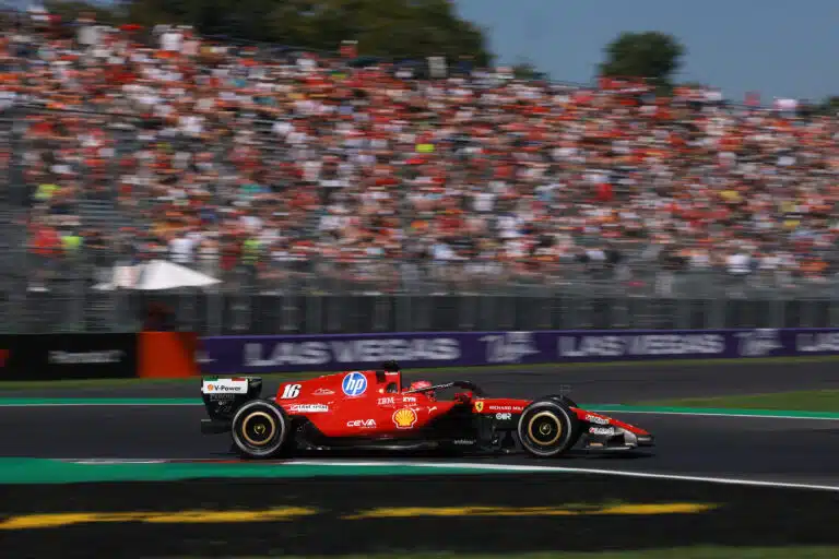 Ferrarit huudattivat kotiyleisöä Monzan harjoituksissa – virolaislupaus säväytti