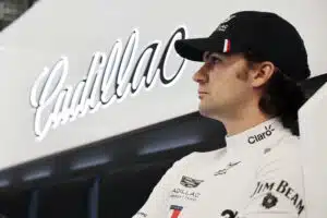 Valtteri Bottaksen tallikaveri rajussa onnettomuudessa juuri harjoitusten alla Valtteri Bottaksen tallikaveri rajussa onnettomuudessa juuri harjoitusten alla