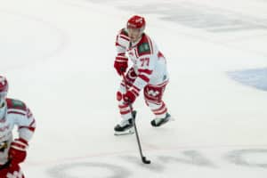 Sport lähetti puolustajansa lainalle