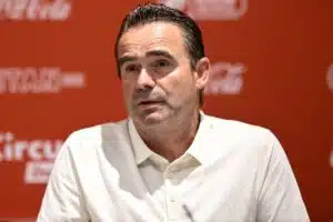 Ajax-legenda joutuu siirtymään sivuun jalkapallosta vakavien terveyshuolien takia Marc Overmars, 2026