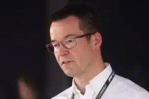 F1-talli kaappasi Valtteri Bottakselle tutun pomon Mike Elliott, 2023