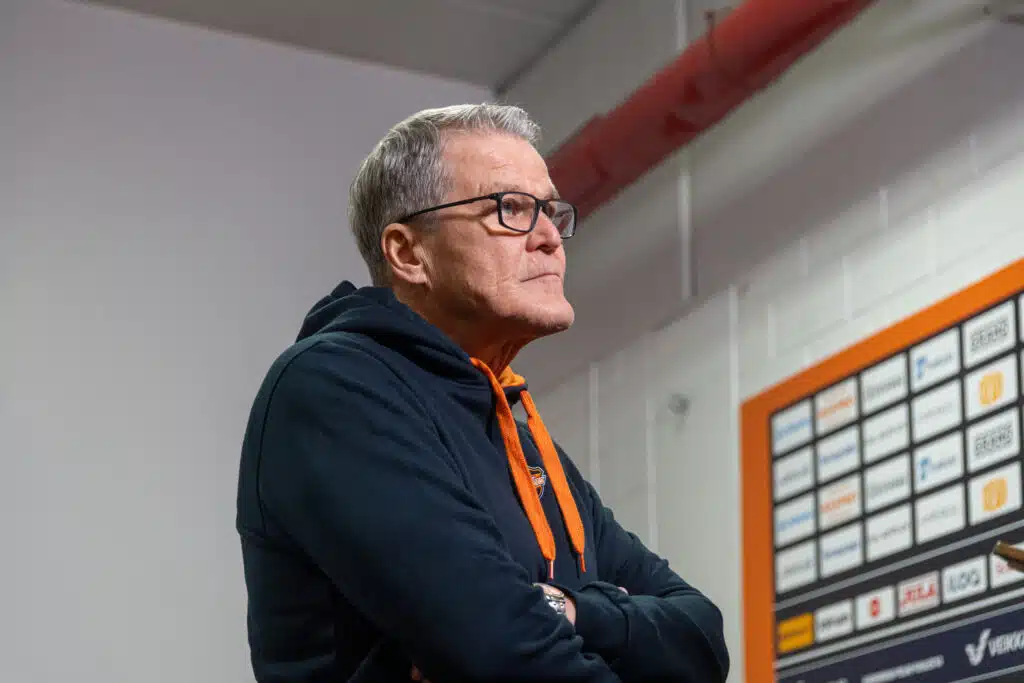 Kai Suikkanen teki heti tylyn tempun jääkiekon SM-liigassa Kai Suikkanen
